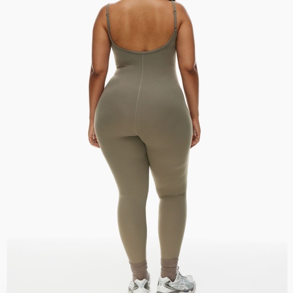 NWT Aritzia color shaded grey TnaBUTTER™ New Rhythm Jumpsuit - Picture 5 of 7